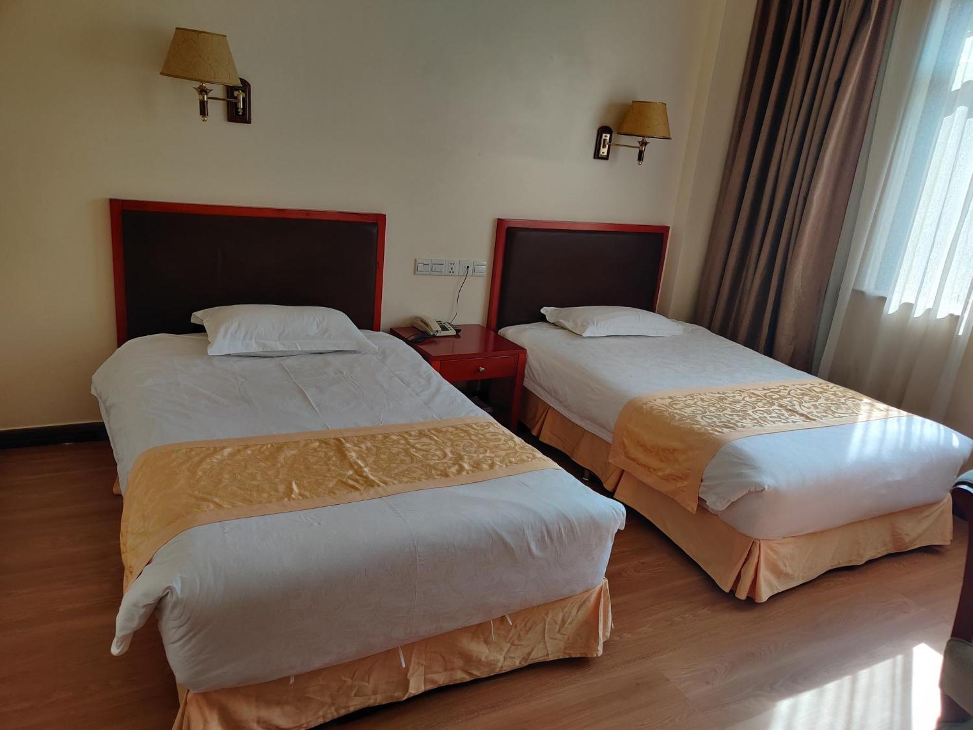 Soluxe Club International Hotel Найроби Екстериор снимка