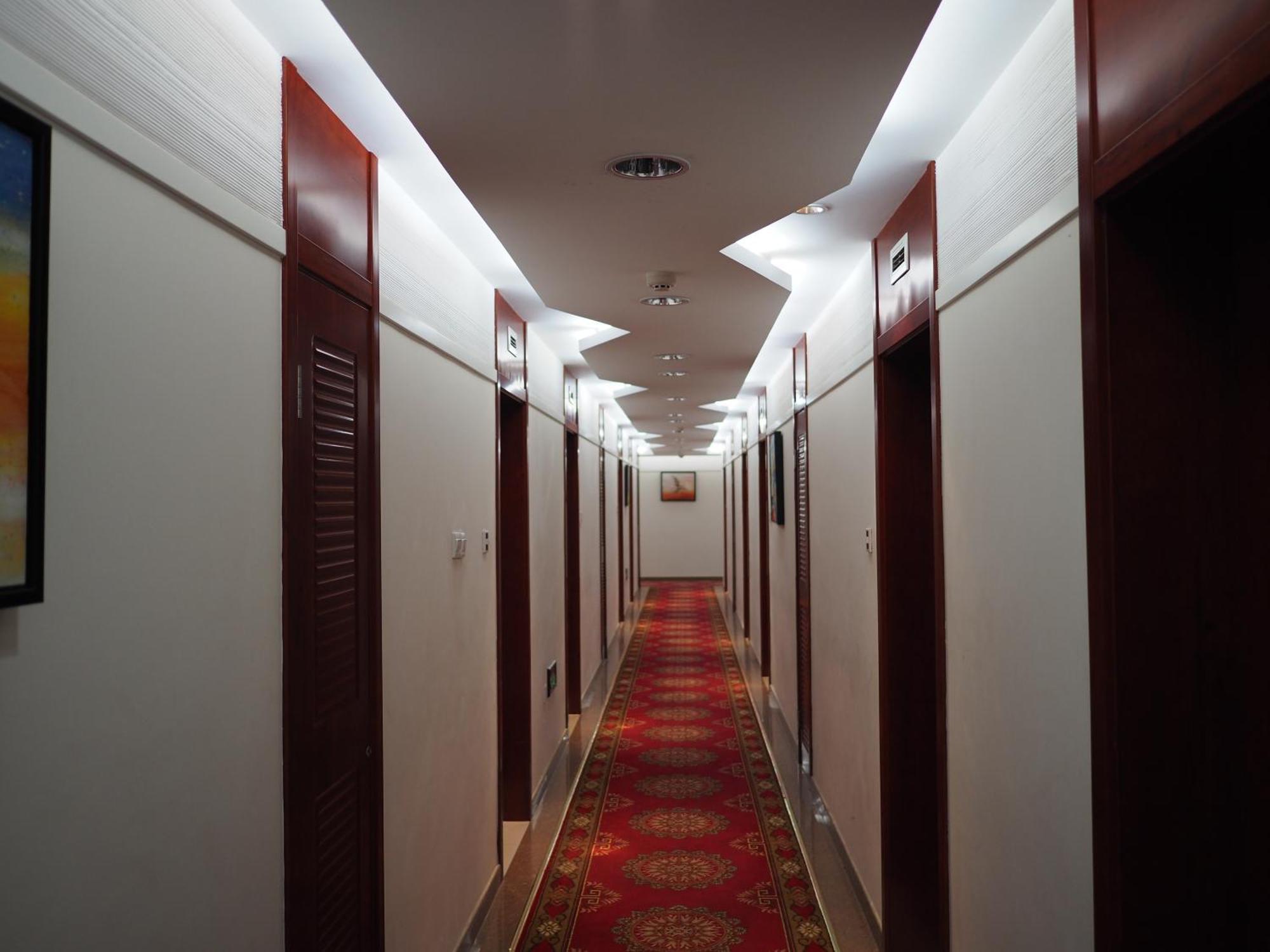 Soluxe Club International Hotel Найроби Екстериор снимка